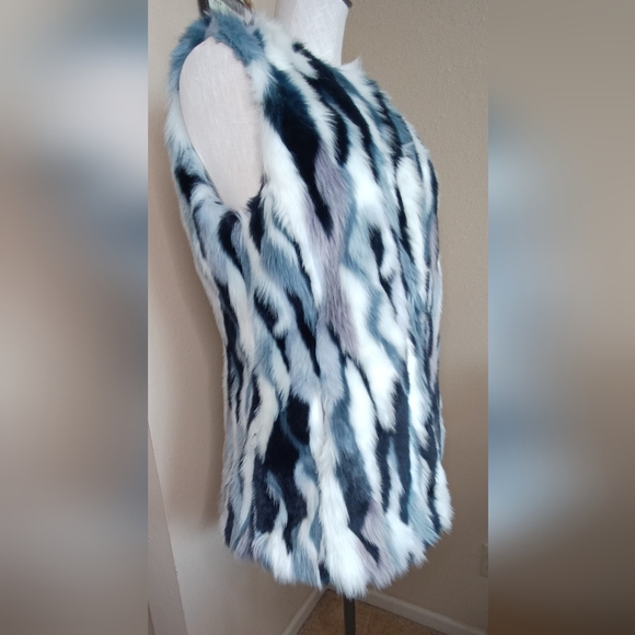 INC International Concepts faux fur vest - Picture 6 of 14